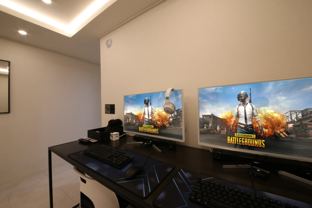 room-2pc
